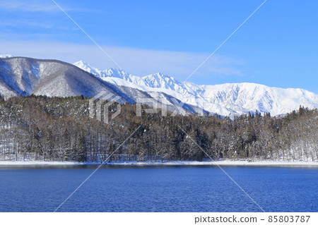 冬天的青木湖和白馬山 85803787