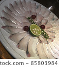 如何以時尚的方式提供生魚片（薄）的示例 85803984