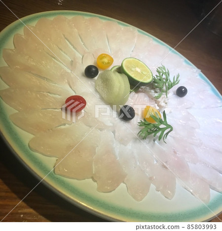 生魚片(細)配銀河豚魚的例子 生魚片(細)配銀河豚魚的例子 85803993