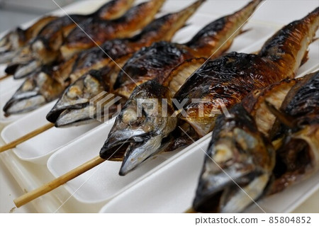 店裡排隊的烤鯖魚 店裡排隊的烤鯖魚 85804852