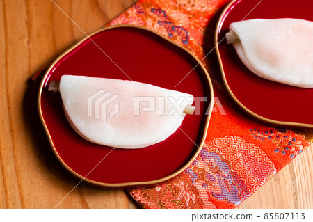 Petal rice cake that lives in the new year Petal rice cake that lives in the new year 85807113