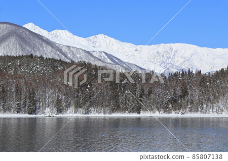 冬天的青木湖和白馬宮山 85807138