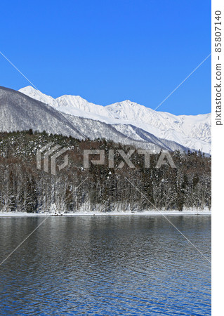 冬天的青木湖和白馬宮山 85807140