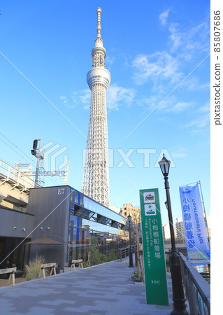 Tokyo Sky Tree and Kitajukken River Koumebashi dock 85807686