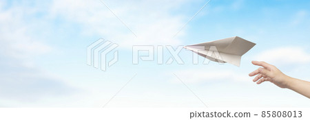 paper airplane  85808013