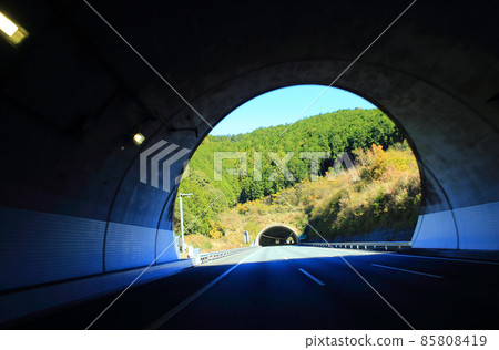 新東名高速公路的隧道 85808419