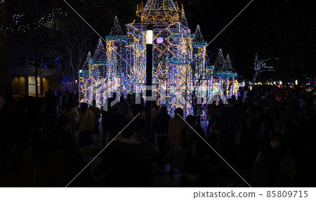 It is the scenery of the Hiroshima Dreamination Festival. It is an illumination festival. 85809715
