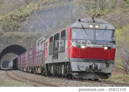 Red bear towed freight train that supports logistics in Hokkaido 2 Red bear towed freight train that supports logistics in Hokkaido 2 85811139