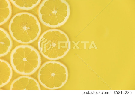 Lemon slices and copy space 85813286