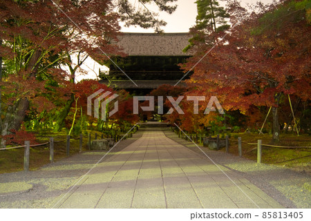 南禪寺美麗的黃昏景色 南禪寺美麗的黃昏景色 85813405