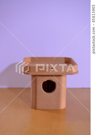 Three treasures and other shingu to offer to the shrine 85813905