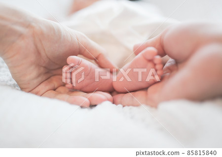 生於新生兒 85815840