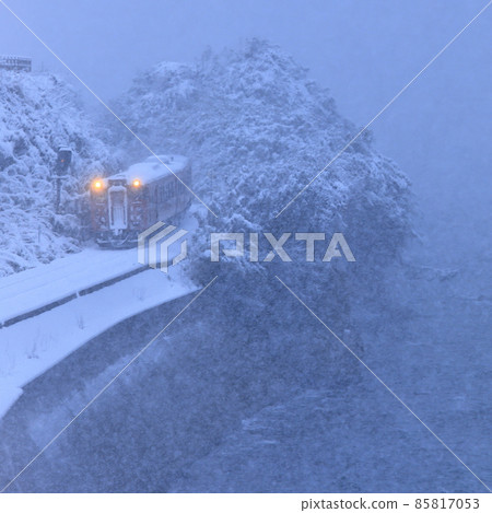 Himi Line in winter when it snows 85817053