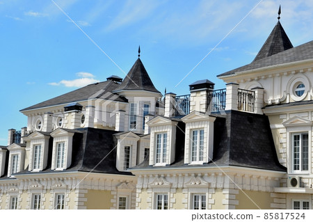 Elements of the facade of a modern house 85817524