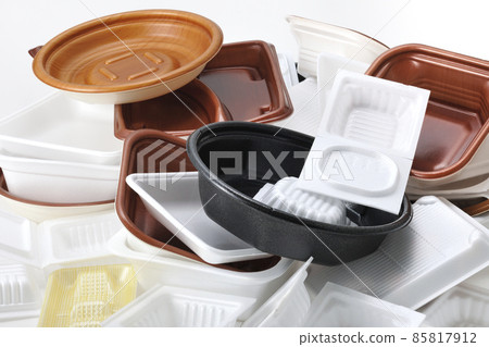 Recycling of used plastic containers and image of garbage problem ・ Foam tray Recycling of used plastic containers and image of garbage problem ・ Foam tray 85817912