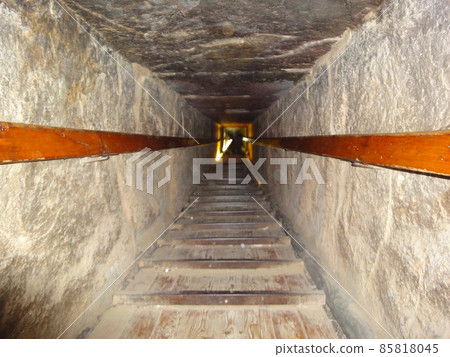 Red pyramid 85818045