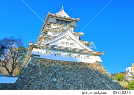 [Fukuoka Prefecture] Kokura Castle castle tower under sunny weather 85818276