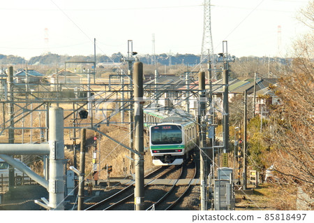 千葉縣印西市小林JR東成田線小林站單線道岔（點）的E231系列列車 85818497