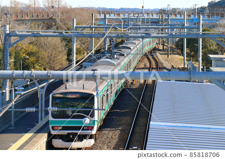 千葉縣印西市小林JR東成田線小林站單線道岔（點）的E231系列列車 85818706