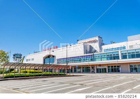 Toyama City, Toyama Prefecture, Toyama Airport (Toyama Kitokito Airport) in fine weather 85820214