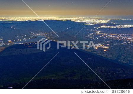 Shadow of the full moon over Lake Yamanaka Night view of Fuji and the Kanto plain Shadow of the full moon over Lake Yamanaka Night view of Fuji and the Kanto plain 85820646