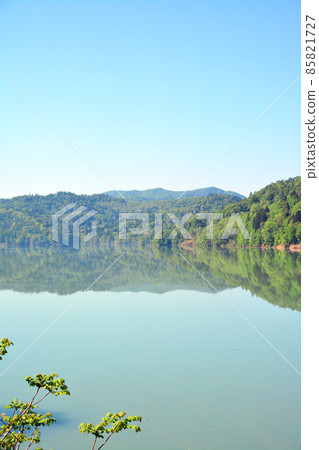 Lake Katsurazawa with a beautiful mirror surface Lake Katsurazawa with a beautiful mirror surface 85821727