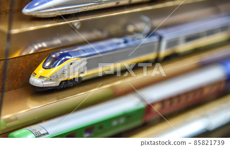 Train model 85821739