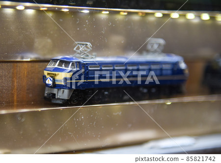 Train model 85821742