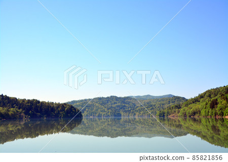 Lake Katsurazawa with a beautiful mirror surface Lake Katsurazawa with a beautiful mirror surface 85821856