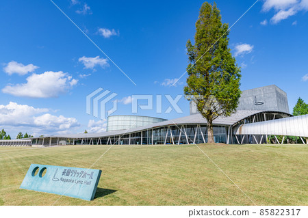 Nagaoka Lyric Hall in sunny weather, Nagaoka City, Niigata Prefecture 85822317