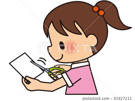 使用剪刀的孩子 85827211