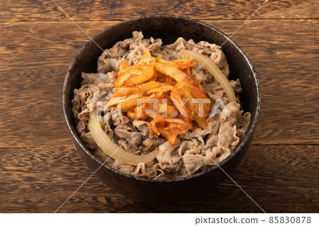 Kimchi beef bowl 85830878
