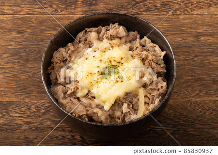 芝士牛肉碗 85830937