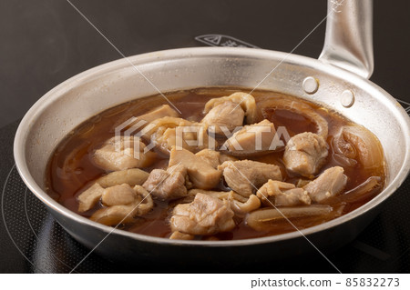 Oyakodon during cooking Oyakodon during cooking 85832273