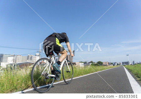 Cycling autumn Cycling autumn 85833301