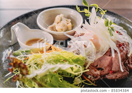 Roast beef bowl 85834384