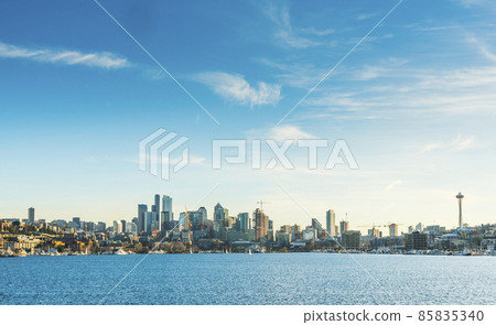 Seattle cityskyline over Lake Union on sunny day,seattle,washington,usa.. 85835340