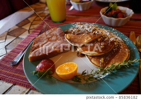 American hotel breakfast 85836182