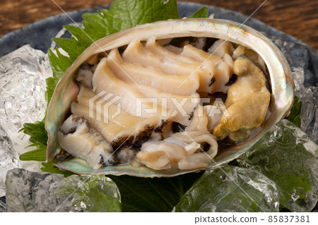 Live abalone sashimi 85837381