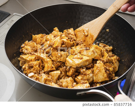 鐵鍋炒麻婆豆腐 85837716