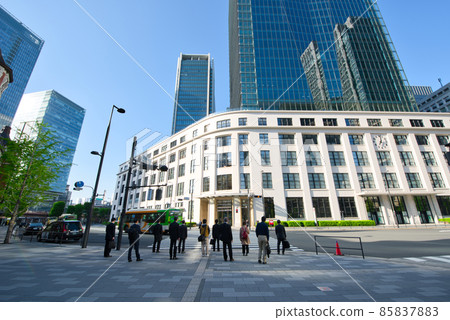 [東京] 4月·東京站周邊的通勤風景 85837883