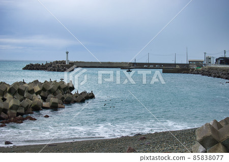 Miyazaki Fishing Port in winter, Asahi Town, eastern Toyama Prefecture 85838077