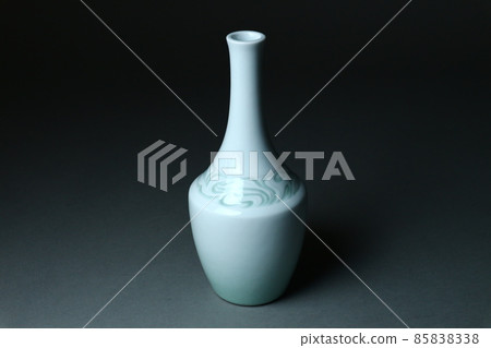 青花瓷蔓藤花紋花瓶古董 青花瓷蔓藤花紋花瓶古董 85838338