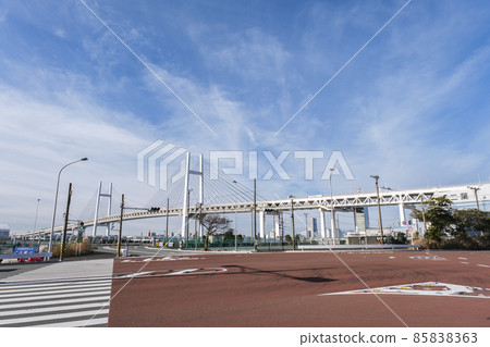 Yokohama Bay Bridge seen from the front of Yokohama Customs Daikoku Pier Branch Office Tsurumi Ward, Yokohama City, Kanagawa Prefecture 85838363