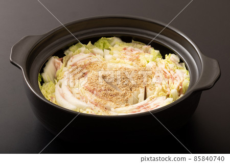 Millefeuille soymilk pot with pork and Chinese cabbage 85840740