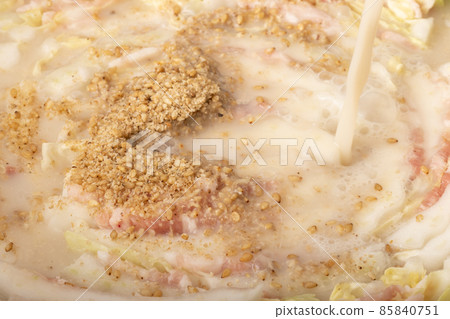 Millefeuille 豬肉大白菜豆漿鍋 85840751