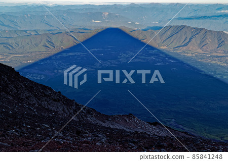 富士山的陰影富士山和朝霧高原的景觀/南阿爾卑斯山 85841248