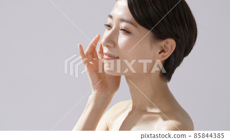 美容保濕中女 85844385