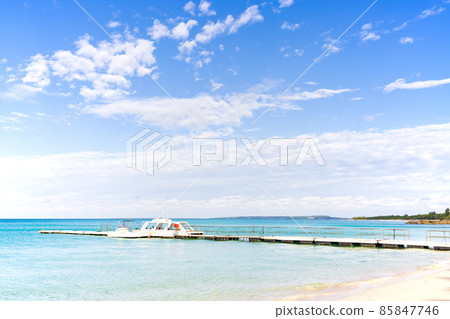 沖繩、宮古島、與那霸前浜海灘附近的風景 沖繩、宮古島、與那霸前浜海灘附近的風景 85847746