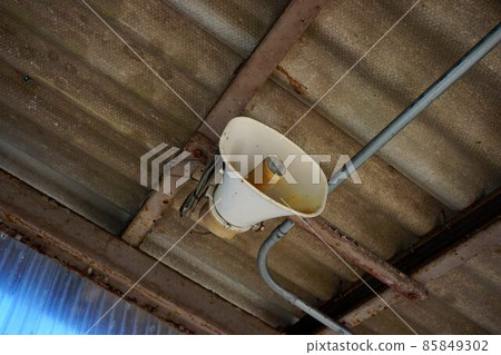 Broadcasting of unmanned stations 85849302